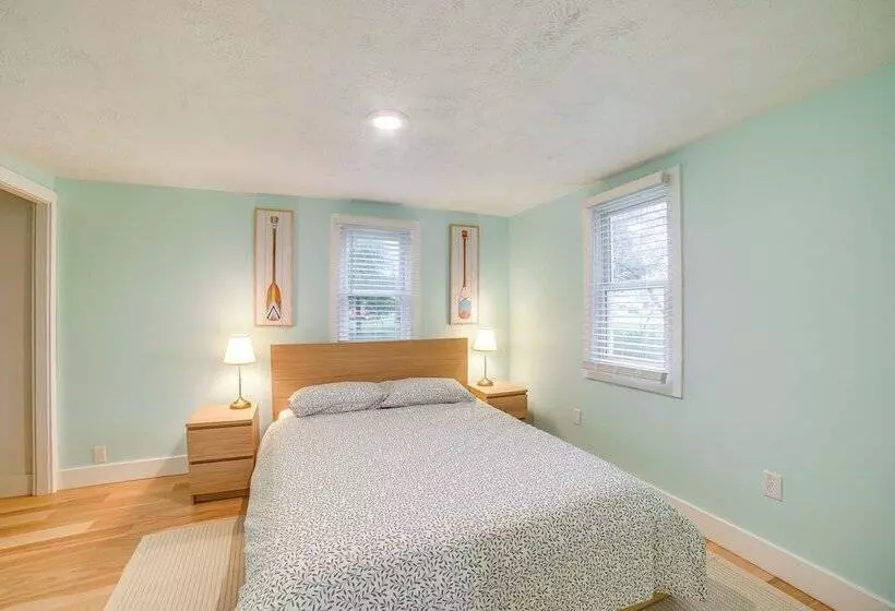 Serene South Haven Retreat W/ Deck: 1 Mi To Dtwn!