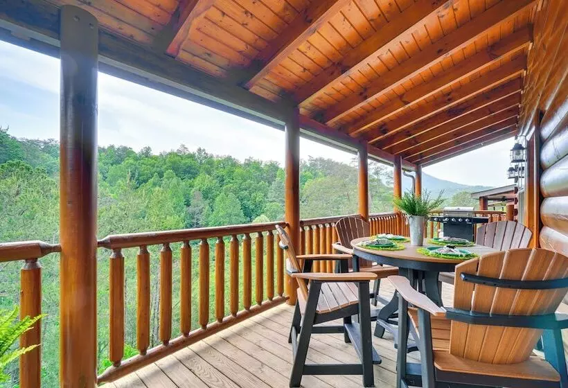 Shady Pines  Cozy Mountain Retreat W/ Hot Tub!