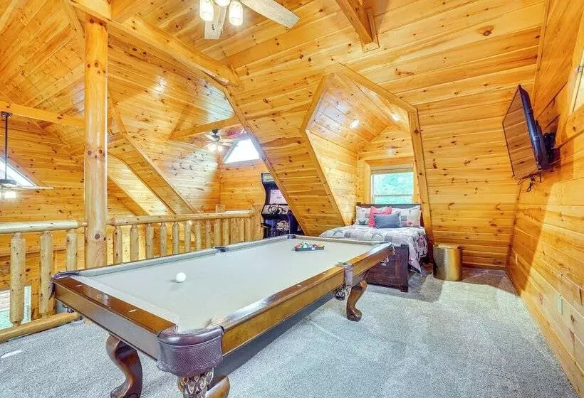 Shady Pines  Cozy Mountain Retreat W/ Hot Tub!