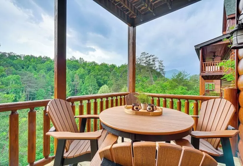 Shady Pines  Cozy Mountain Retreat W/ Hot Tub!