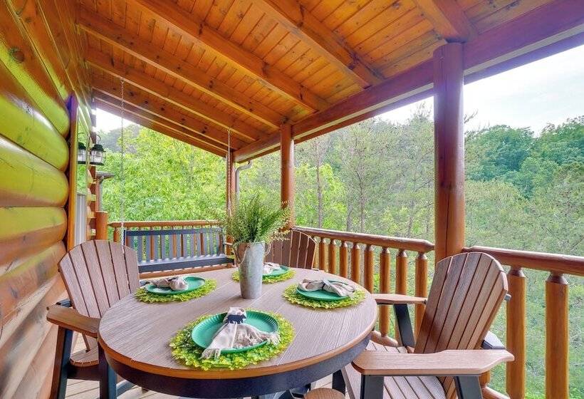 Shady Pines Cozy Mountain Retreat W/ Hot Tub!