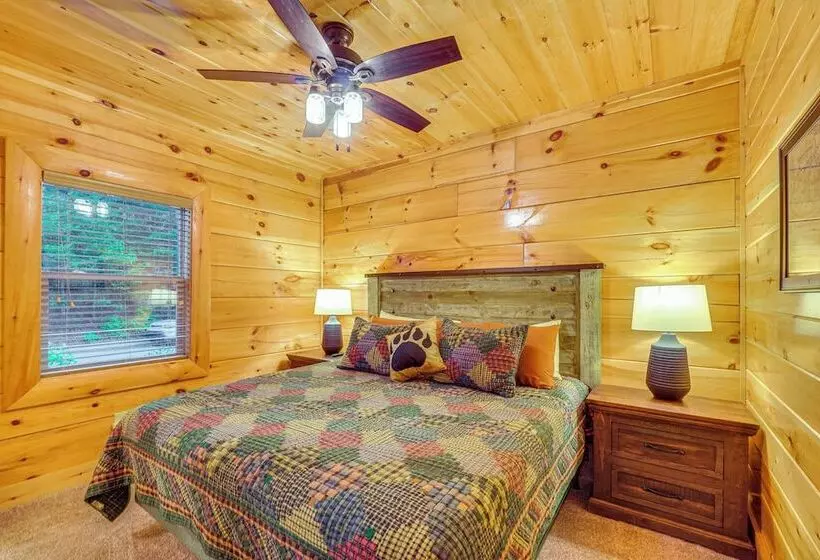 Shady Pines  Cozy Mountain Retreat W/ Hot Tub!