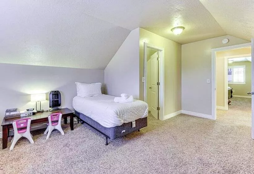 South Jordan Home: Grill, 21 Mi To Salt Lake City