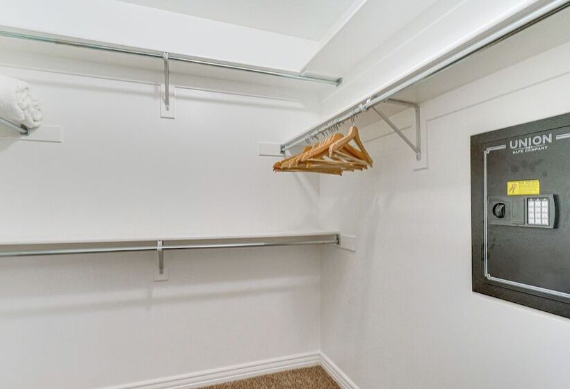 South Jordan Home: Grill, 21 Mi To Salt Lake City