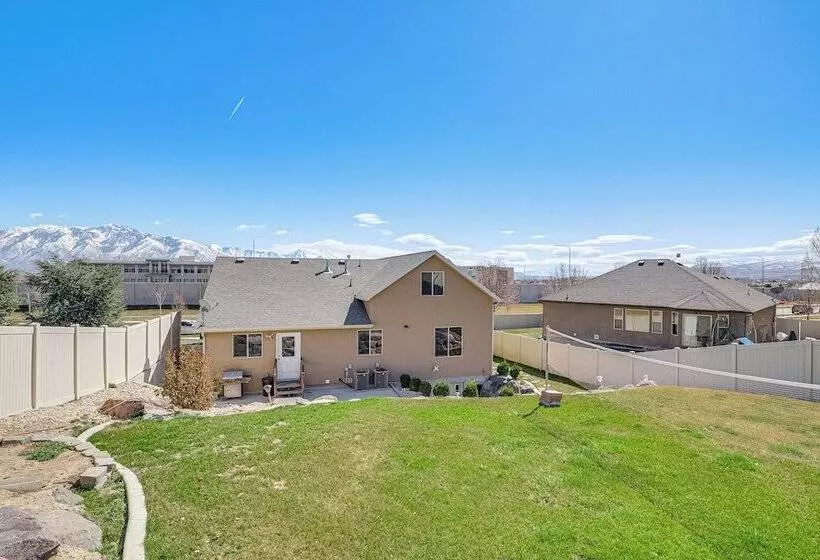 South Jordan Home: Grill, 21 Mi To Salt Lake City