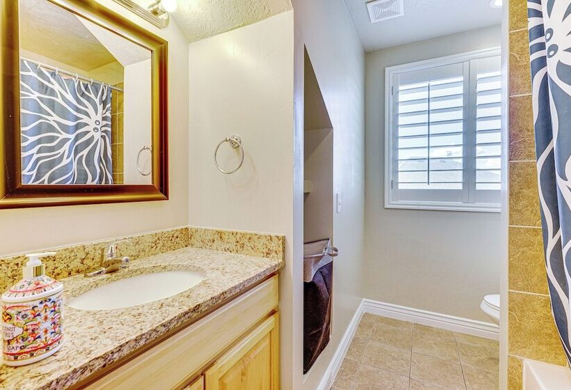 South Jordan Home: Grill, 21 Mi To Salt Lake City