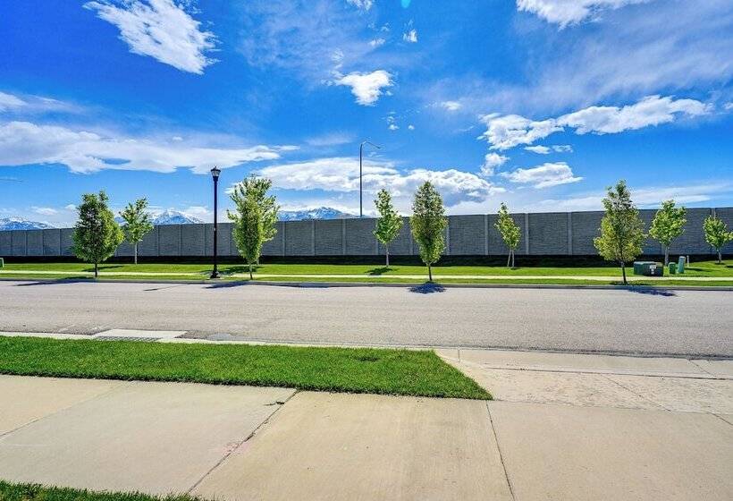 South Jordan Home: Grill, 21 Mi To Salt Lake City