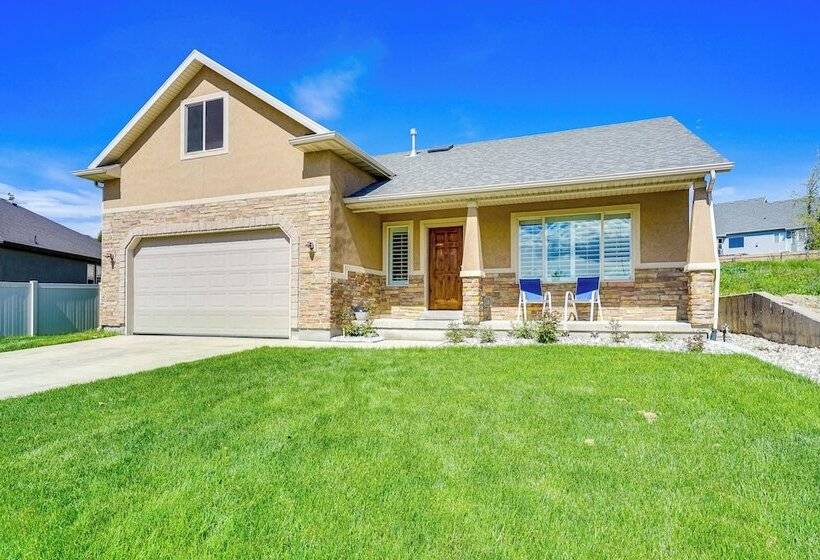 South Jordan Home: Grill, 21 Mi To Salt Lake City