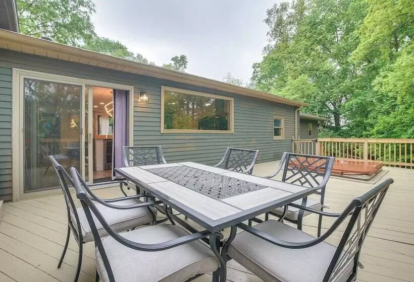 Spacious Riverfront Delaware Home W/ Views