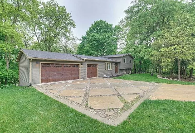 Spacious Riverfront Delaware Home W/ Views