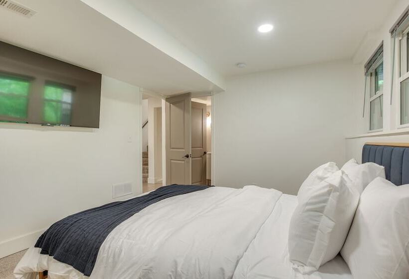 Spacious Riverfront Delaware Home W/ Views