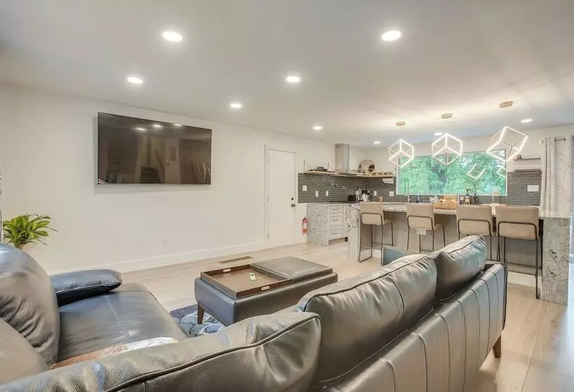 Spacious Riverfront Delaware Home W/ Views