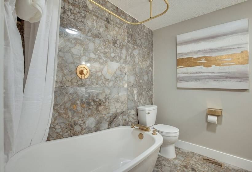 Spacious Riverfront Delaware Home W/ Views