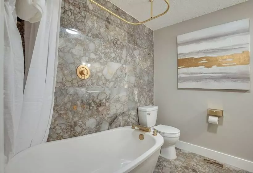 Spacious Riverfront Delaware Home W/ Views