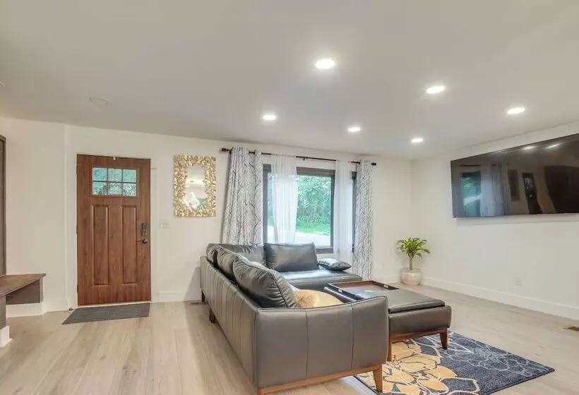 Spacious Riverfront Delaware Home W/ Views