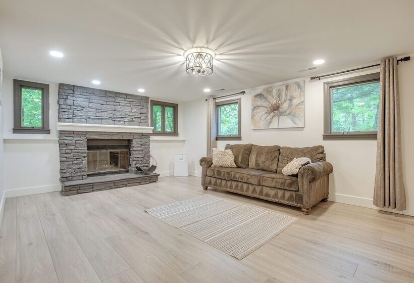 Spacious Riverfront Delaware Home W/ Views