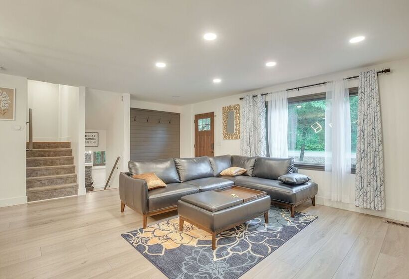 Spacious Riverfront Delaware Home W/ Views