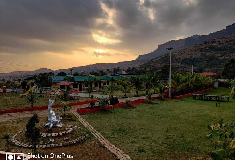 Twin Mountain Resort