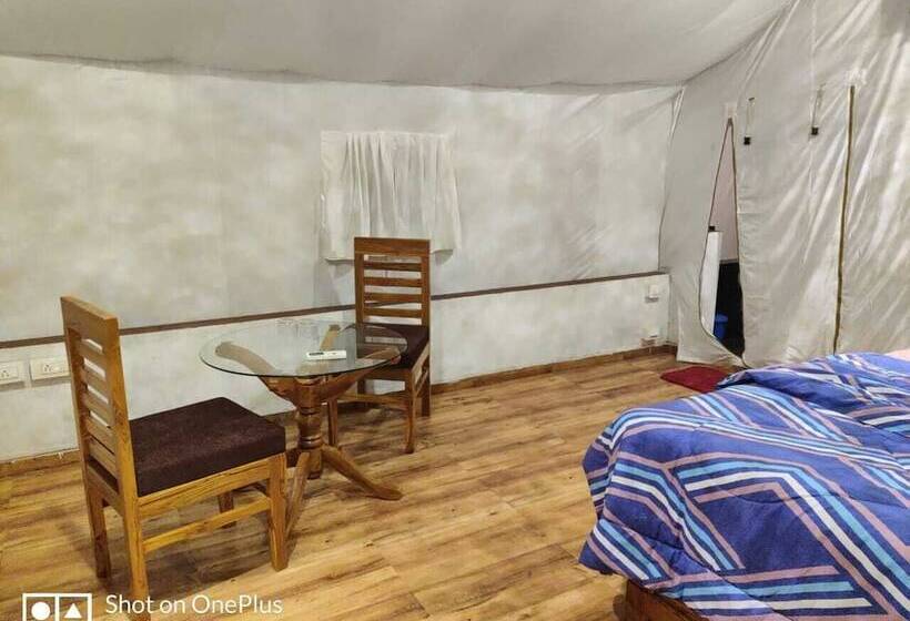 Twin Mountain Resort