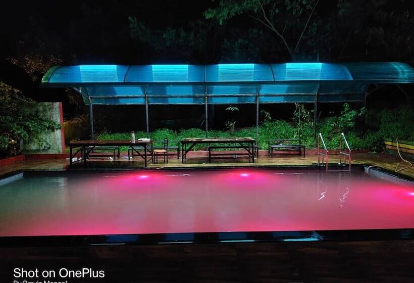 Twin Mountain Resort