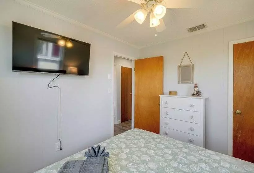 Updated Kitty Hawk Semi Oceanfront W/ Ocean Views