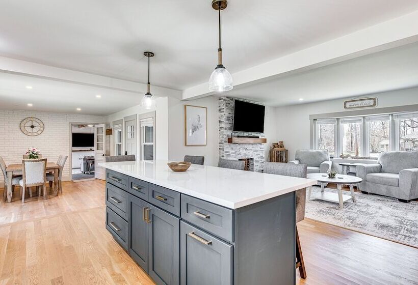 Beautiful Eliot Retreat W/ Fire Pit & Game Room!