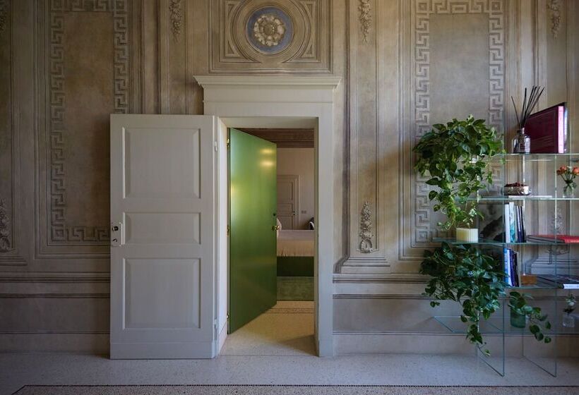 تختخواب و صبحانه Gironda