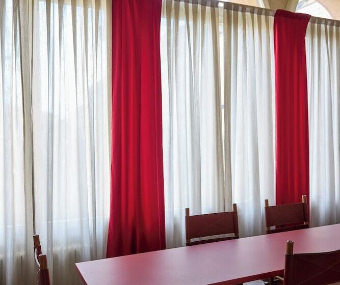 تختخواب و صبحانه Gironda