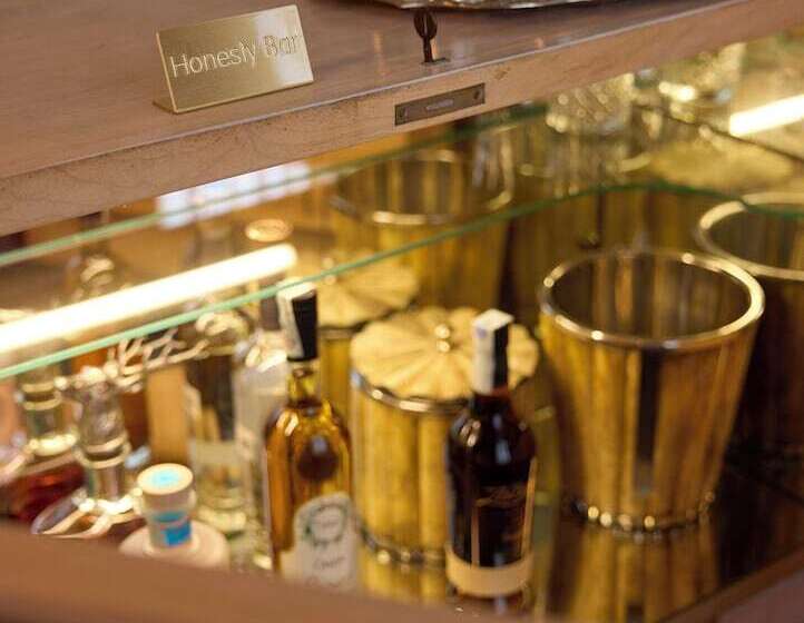 تختخواب و صبحانه Gironda