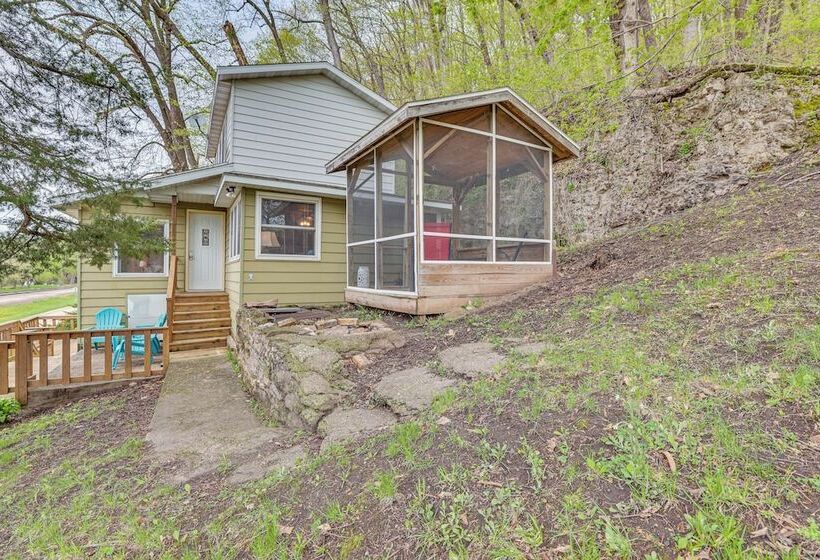 Cozy Wisconsin Cabin: Walk To Beach & Boat Ramp!
