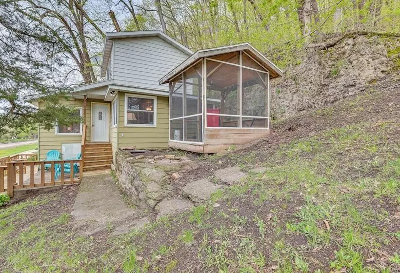 Cozy Wisconsin Cabin: Walk To Beach & Boat Ramp!