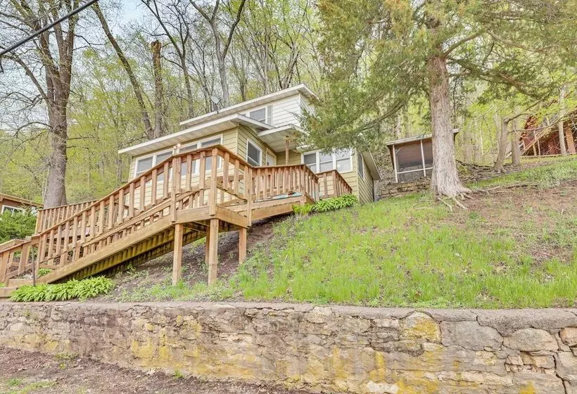 Cozy Wisconsin Cabin: Walk To Beach & Boat Ramp!
