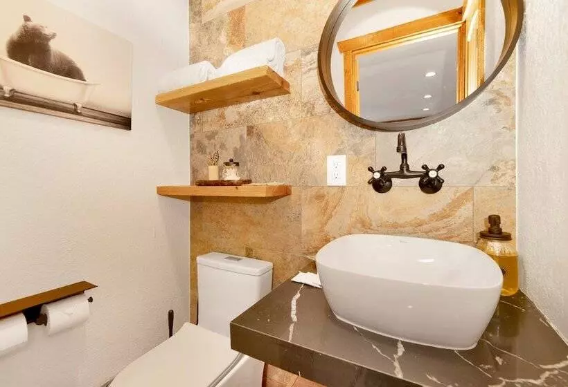 Elmwood Place #2218
