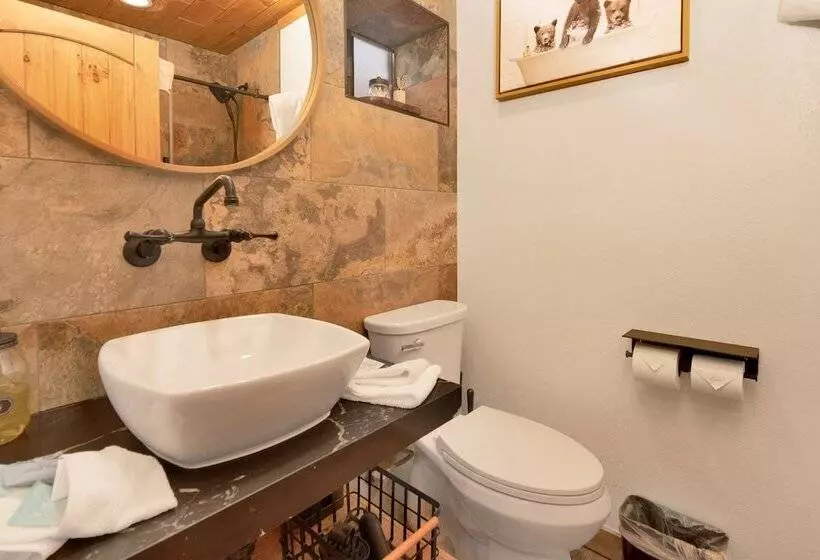 Elmwood Place #2218