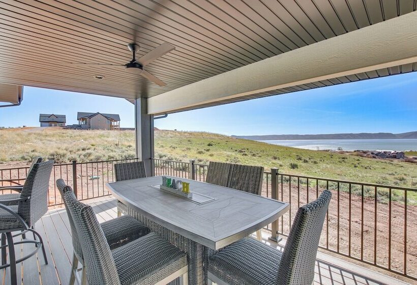 Fish Haven Gem W/ Lake View & Community Beach!