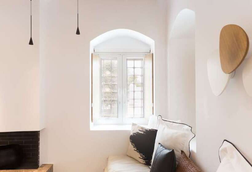 هتل Kallos Villas & Suites