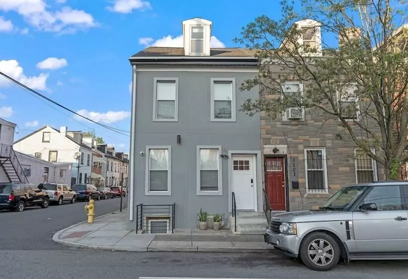 Hotelli New Season Royals, Airport West