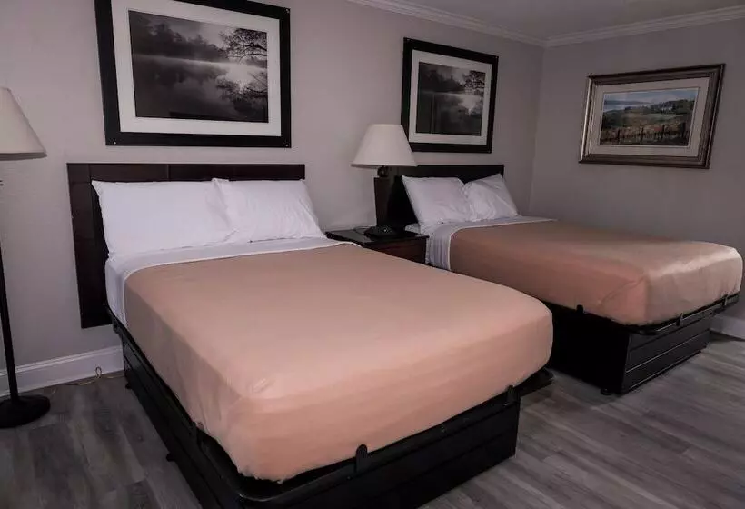 ホテル Riverside Inn And Suites