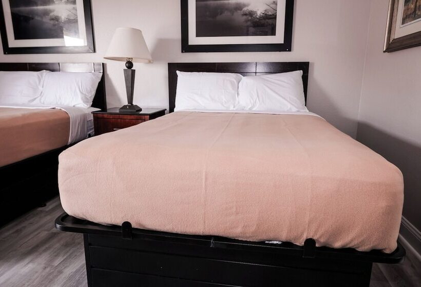 ホテル Riverside Inn And Suites