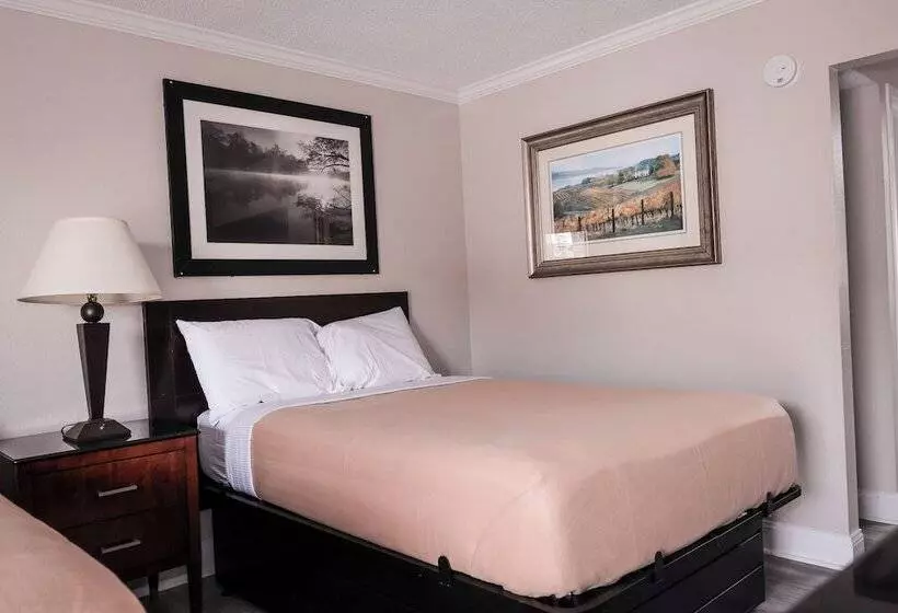 ホテル Riverside Inn And Suites