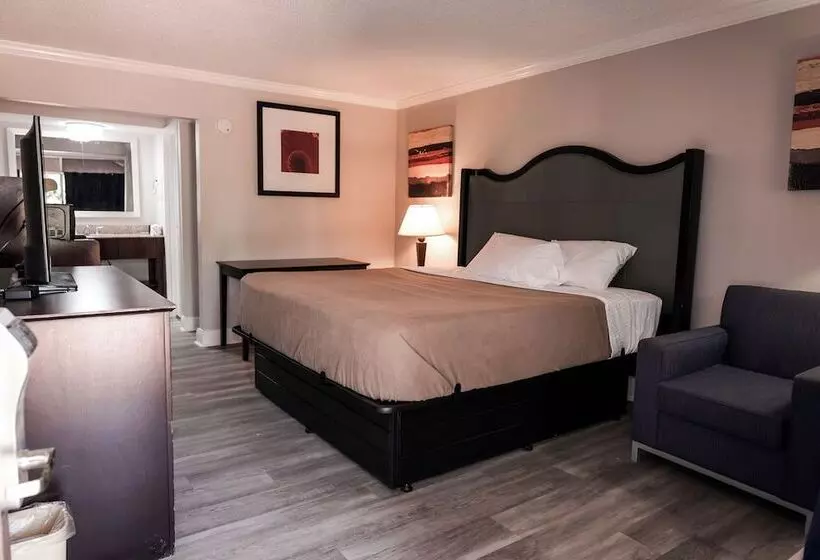 ホテル Riverside Inn And Suites