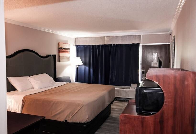 ホテル Riverside Inn And Suites