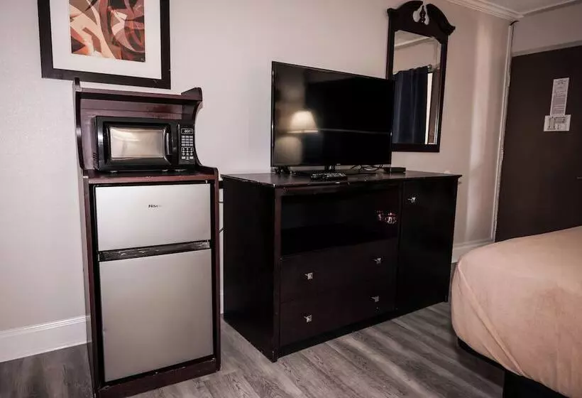 ホテル Riverside Inn And Suites