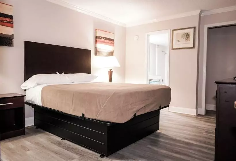 ホテル Riverside Inn And Suites