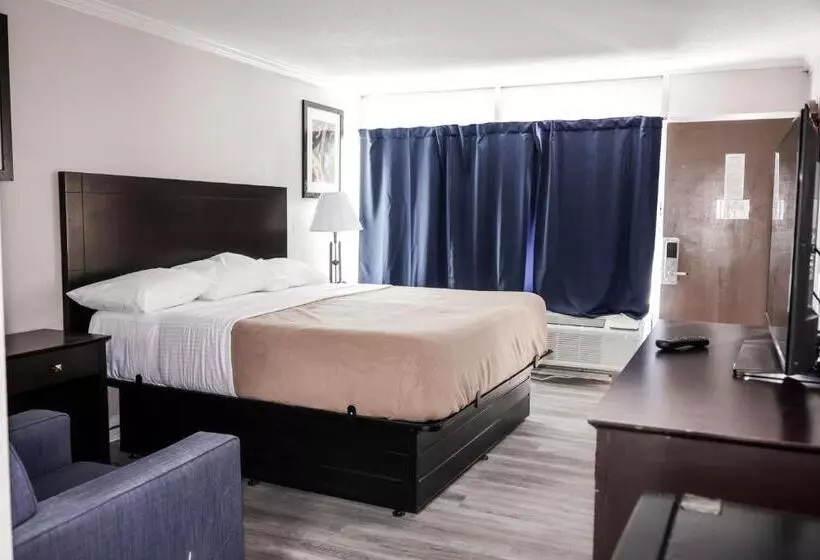 ホテル Riverside Inn And Suites