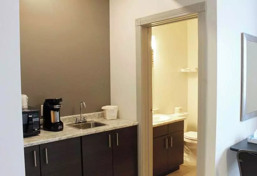 Hotelli Roadhouse 52 Inn & Suites