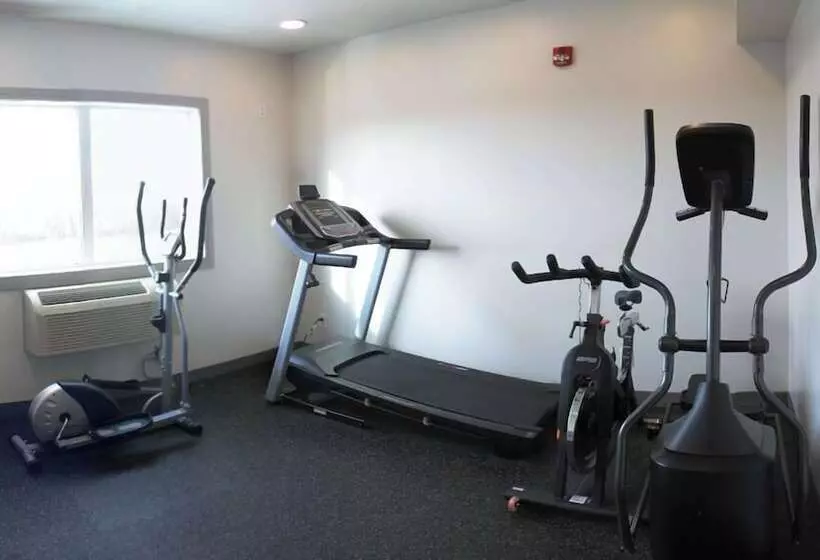 Hotelli Roadhouse 52 Inn & Suites