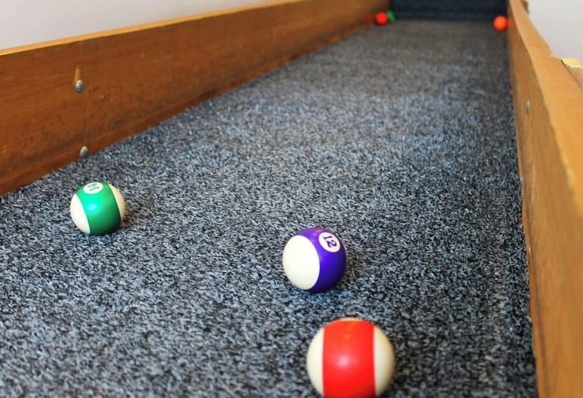 Hotel Roadhouse 52 Inn & Suites