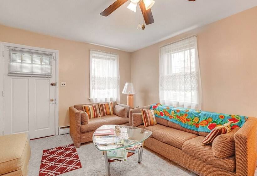 Ideally Located Villas Home: 2 Mi To Beaches!