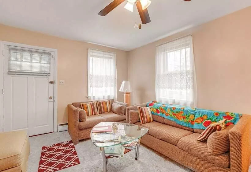 Ideally Located Villas Home: 2 Mi To Beaches!